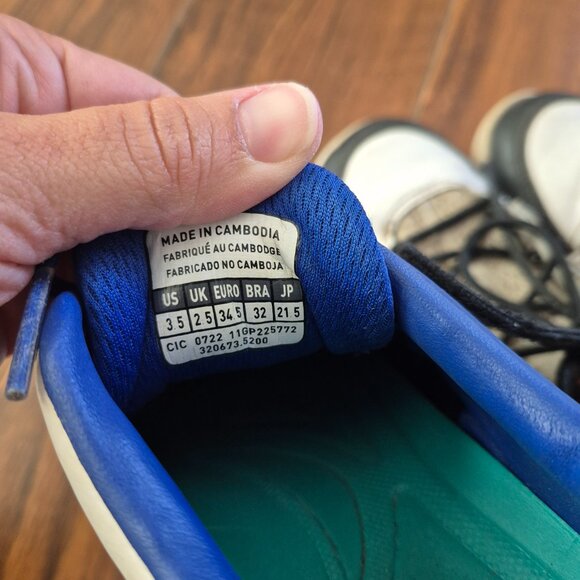 Youth Size 3.5 Mizuno Baseball Cleats - Picture 6 of 6